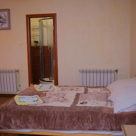 Дідів Рай Hotel Volovets Eksteriør billede