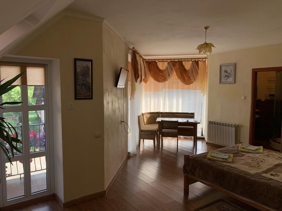 Дідів Рай Hotel Volovets Eksteriør billede